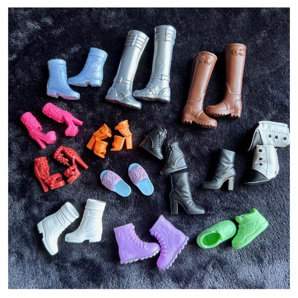 Big Lot of Barbie doll shoes Boots & Heels + Free Gift - Picture 1 of 10
